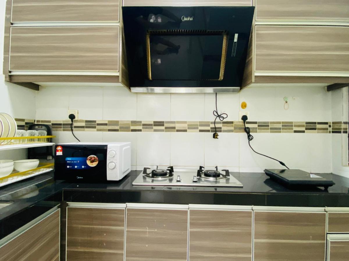 Cozy 1-10 Pax 4Qbeds 2Sbeds Shah Alam Sec7, I-City Bagian luar foto
